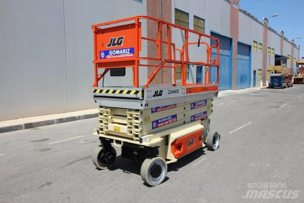 JLG 3246 ES رافعات مقصية الشكل