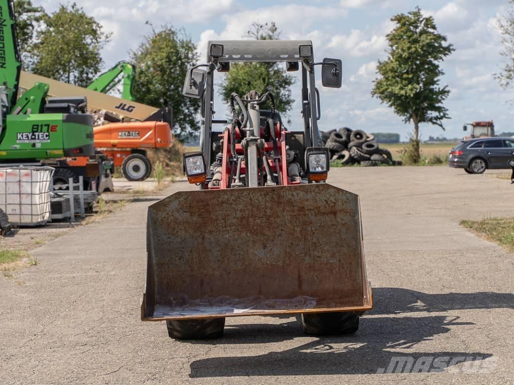 Weidemann 1370CX50 لوادر صغيرة