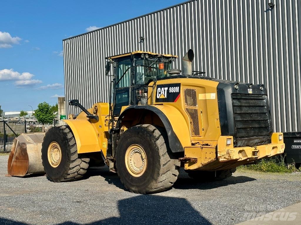 CAT 980 M لوادر بعجل