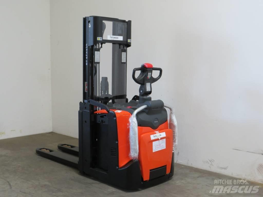 BT SPE 120 L GB معدات التكديس الجوالة