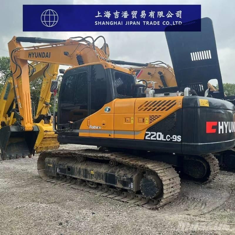 Hyundai R220 حفارات زحافة