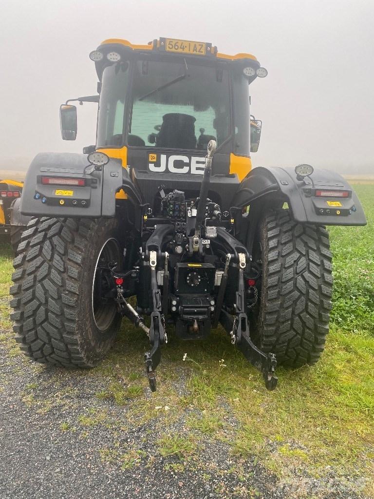 JCB Fastrac 4220 الجرارات