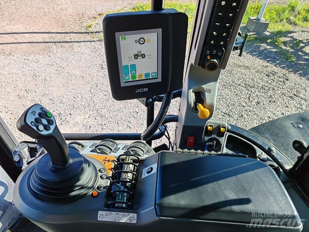 JCB Fastrac 4220 الجرارات