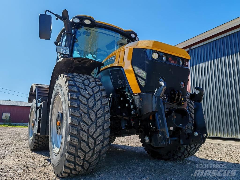 JCB Fastrac 4220 الجرارات
