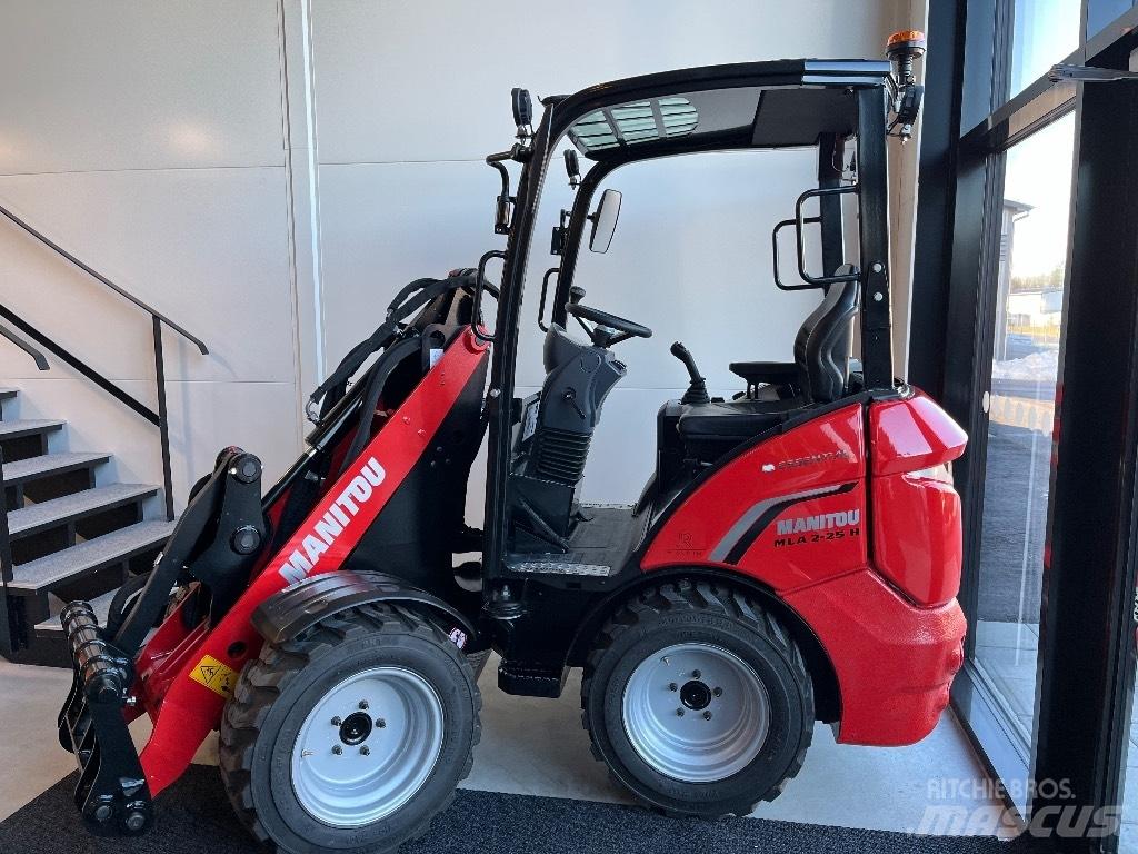 Manitou MLA 2-25 H لوادر متعددة الأغراض