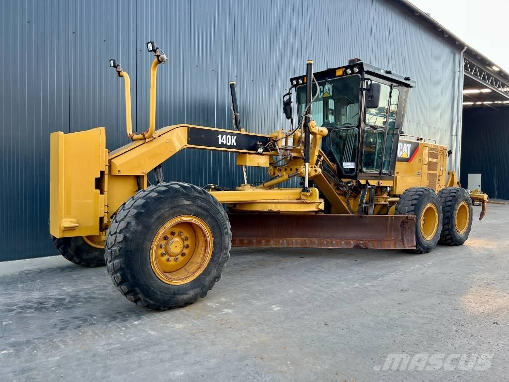 CAT 140K معدات تمهيد الطرق
