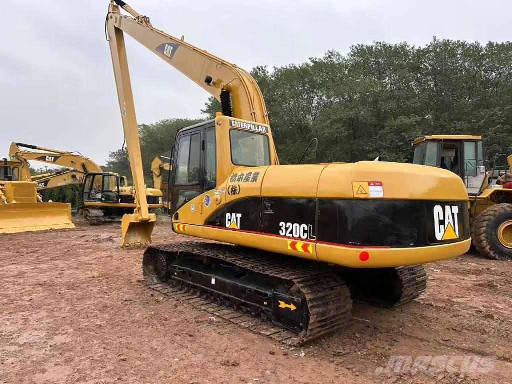 CAT 320 C L حفارات طويلة الذراع