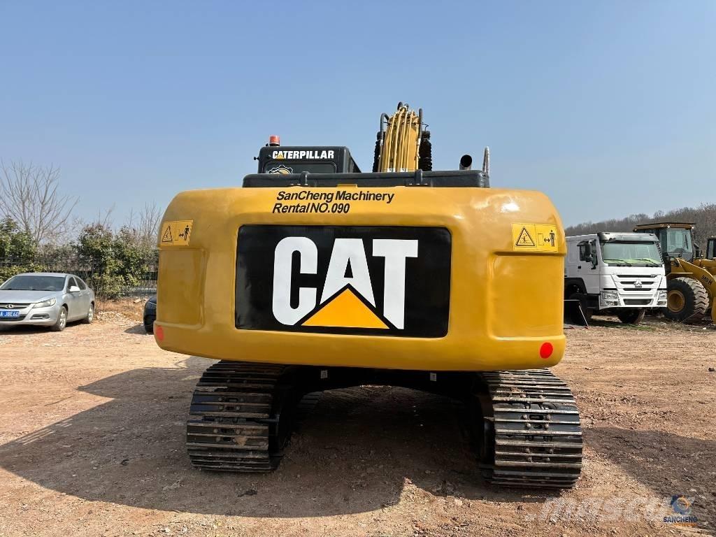 CAT 320D حفارات زحافة