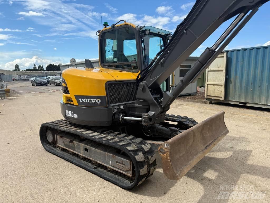 Volvo ECR 88 D حفارات وسط 7 طن - 12 طن