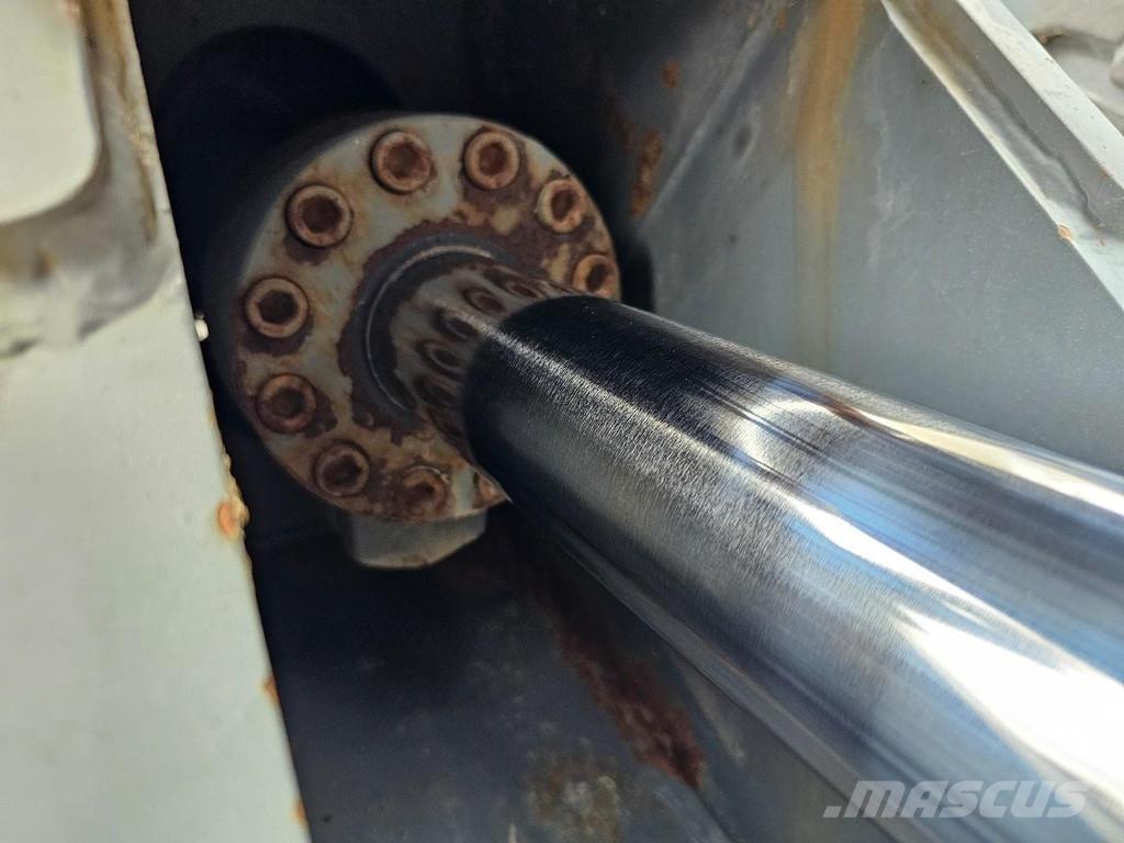 Terex TM350 مناولات المخلفات / مناولات صناعية