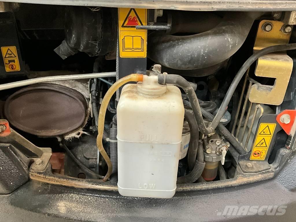 Kubota U 27-4 حفارات صغيرة أقل من 7 طن (حفارات صغيرة)