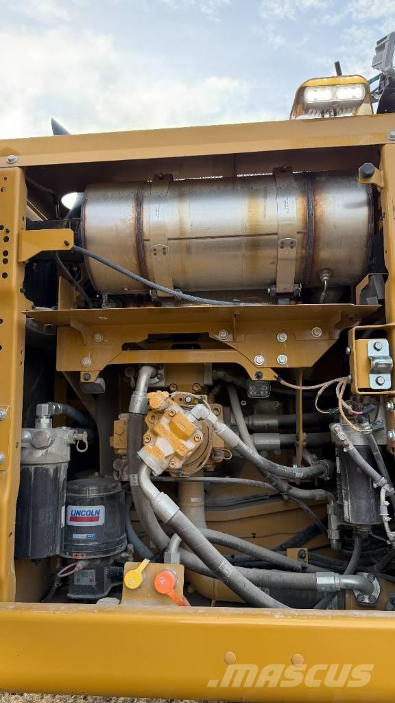 CAT 340 حفارات زحافة