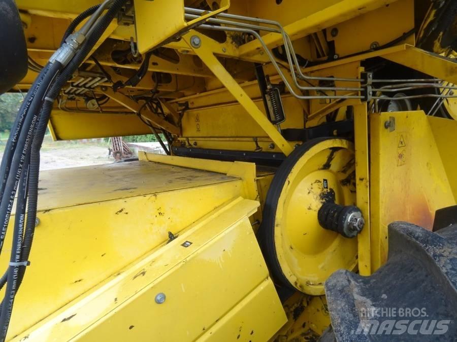 New Holland TC 54 حصادات