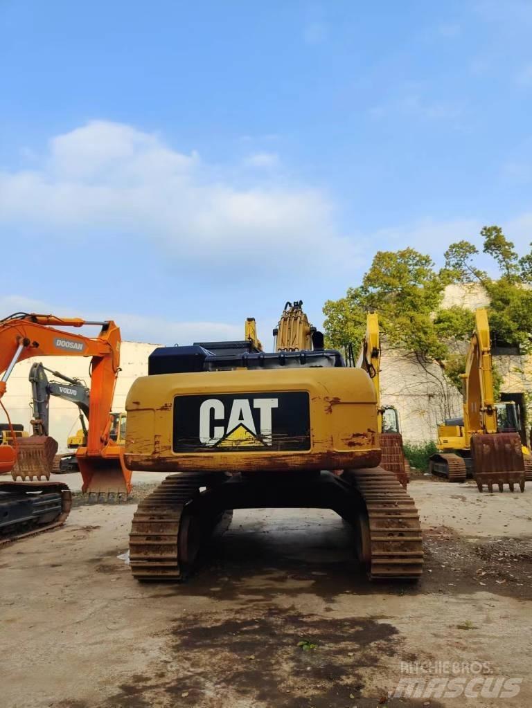 CAT 349 D2 حفارات زحافة