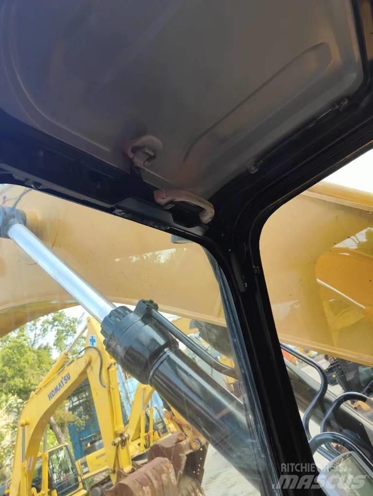 CAT 349 D2 حفارات زحافة