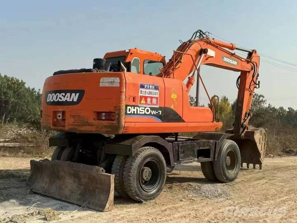 Doosan DH150W حفارات بعجل