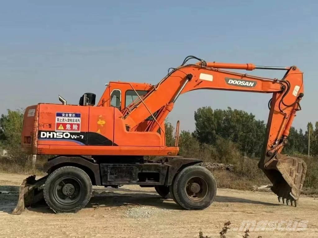 Doosan DH150W حفارات بعجل