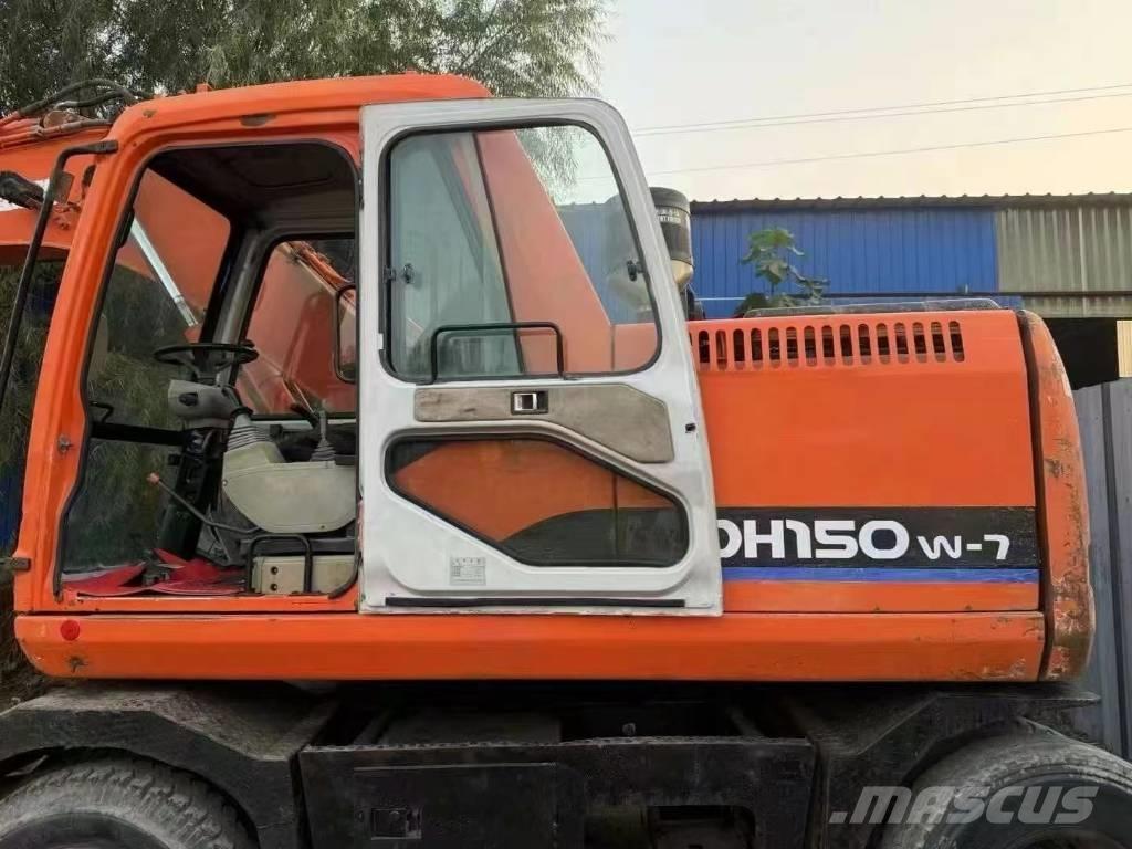 Doosan DH150W حفارات بعجل