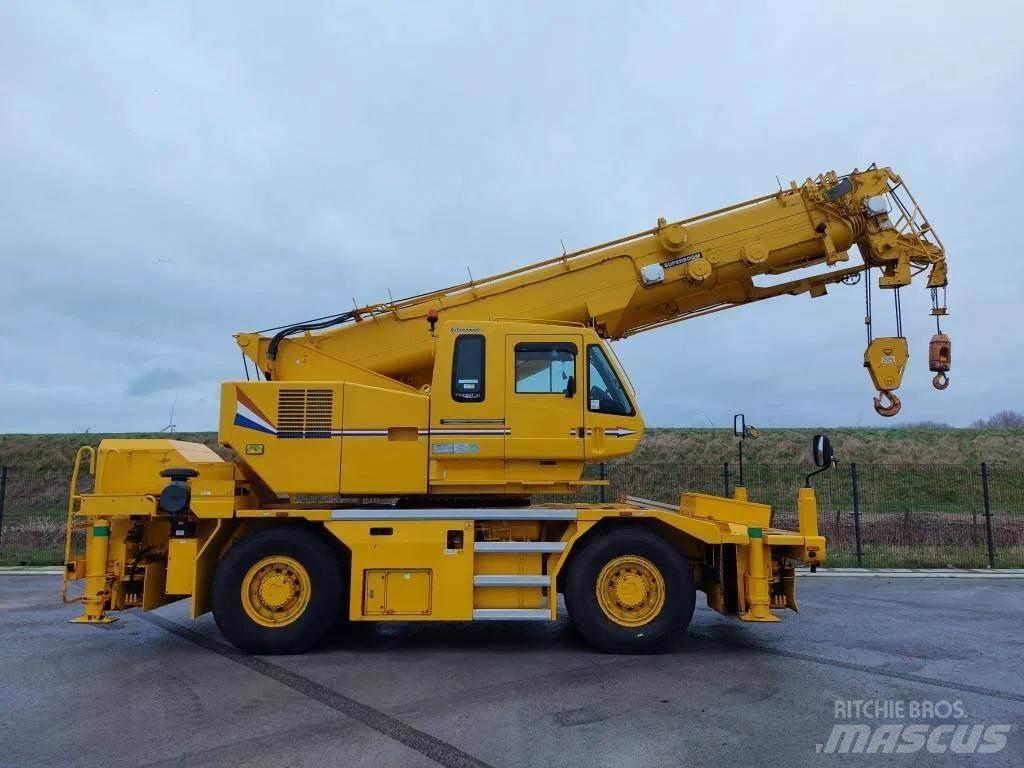 Kato CR 350 Ri رافعات صالحة لكل أنواع الطرق