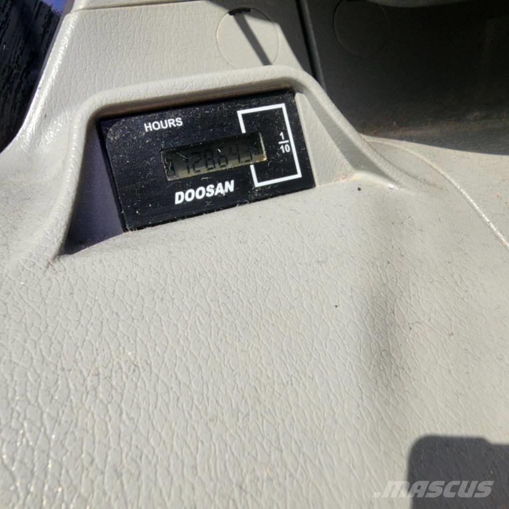 Doosan DX300LC-5L حفارات زحافة