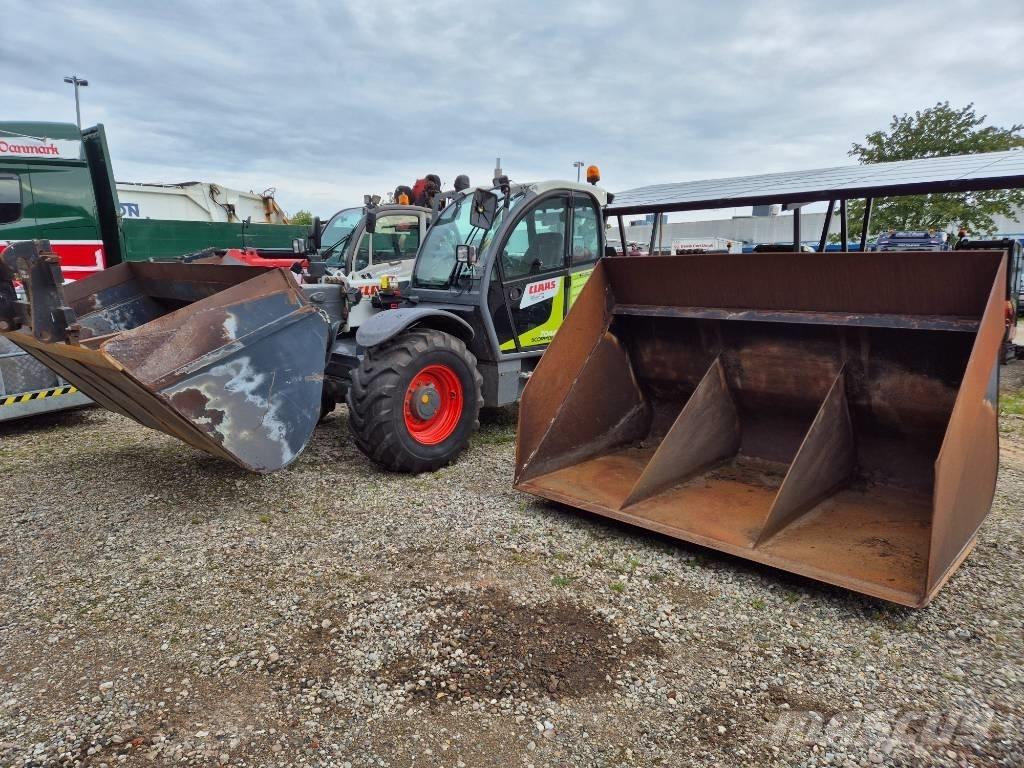 CLAAS Scorpion 7044 معدات مناولة لأغراض الزراعة
