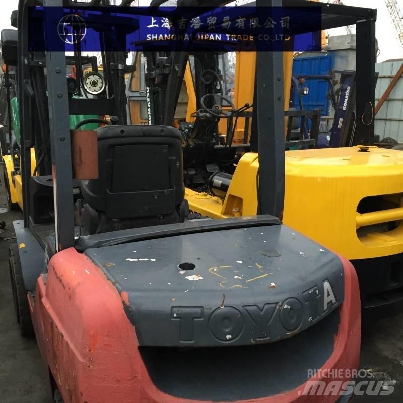 TCM FD 30 شاحنات الديزل