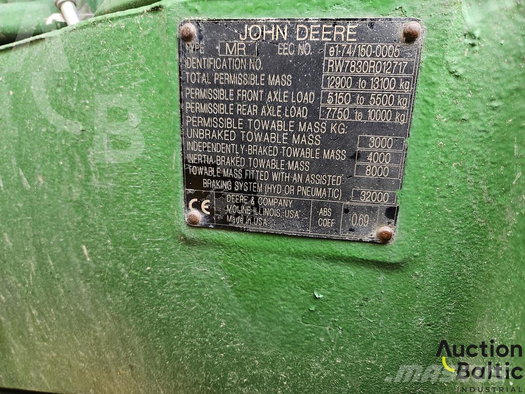 John Deere 7830 الجرارات