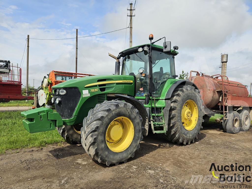John Deere 7830 الجرارات