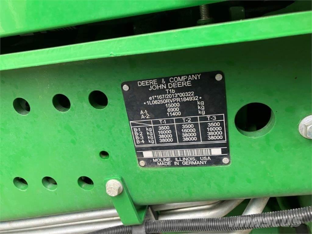 John Deere 6R 250 الجرارات