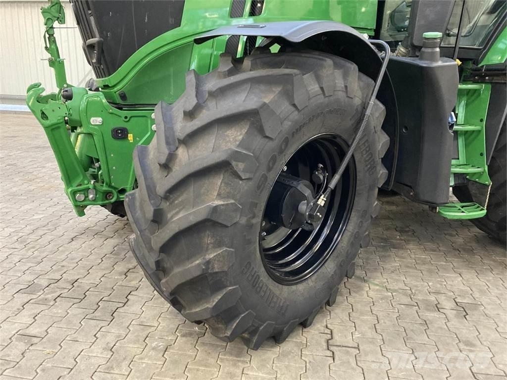 John Deere 6R 250 الجرارات