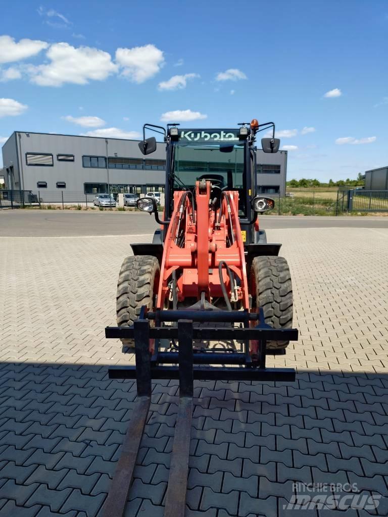 Kubota R 070 لوادر بعجل
