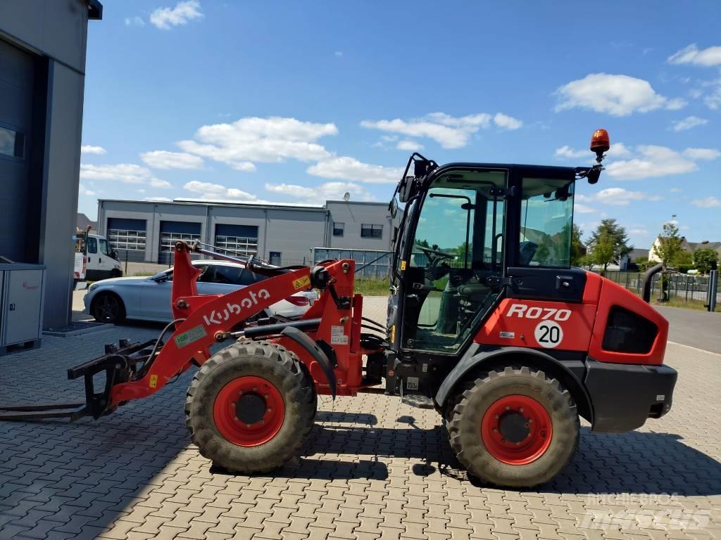 Kubota R 070 لوادر بعجل
