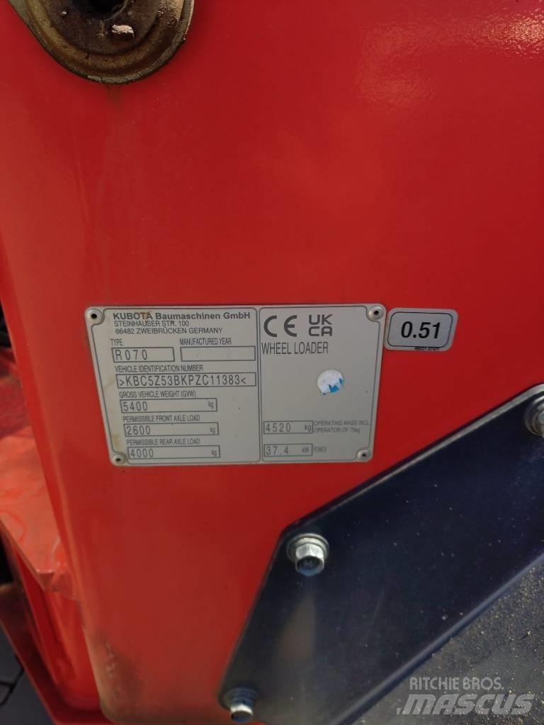 Kubota R 070 لوادر بعجل