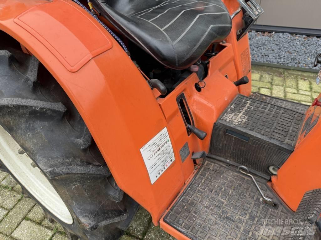 Kubota Bultra B1-17 الجرارات