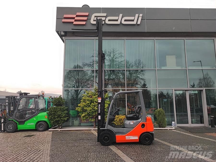 Toyota 02-8FDF15 شاحنات الديزل