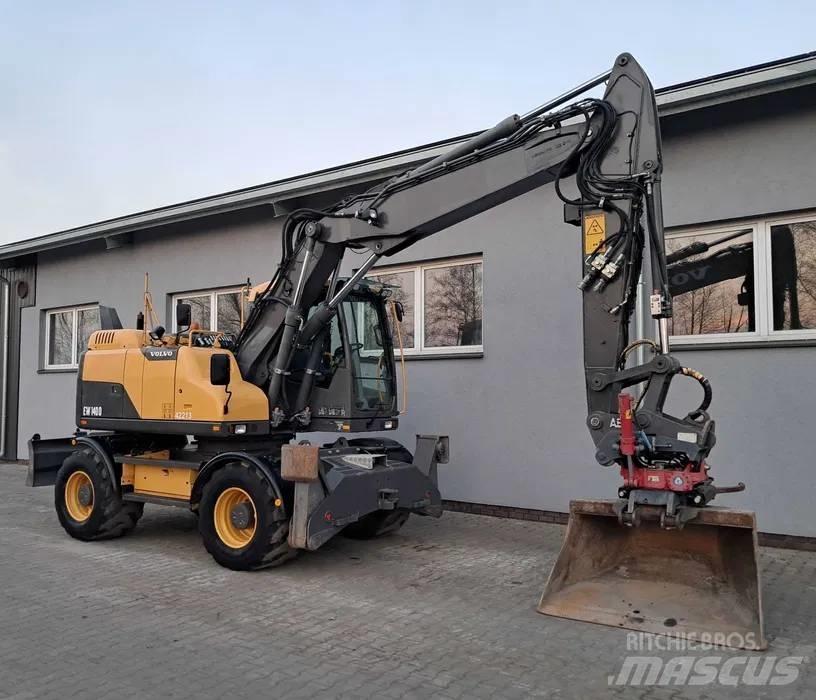 Volvo EW 140 D حفارات بعجل