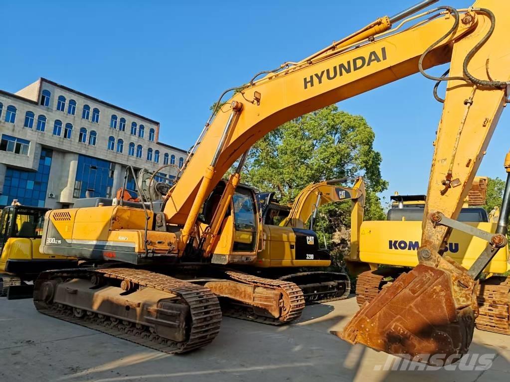 Hyundai R300LC-9S حفارات زحافة