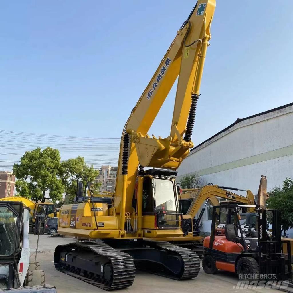 Komatsu PC 200-8N1 حفارات زحافة
