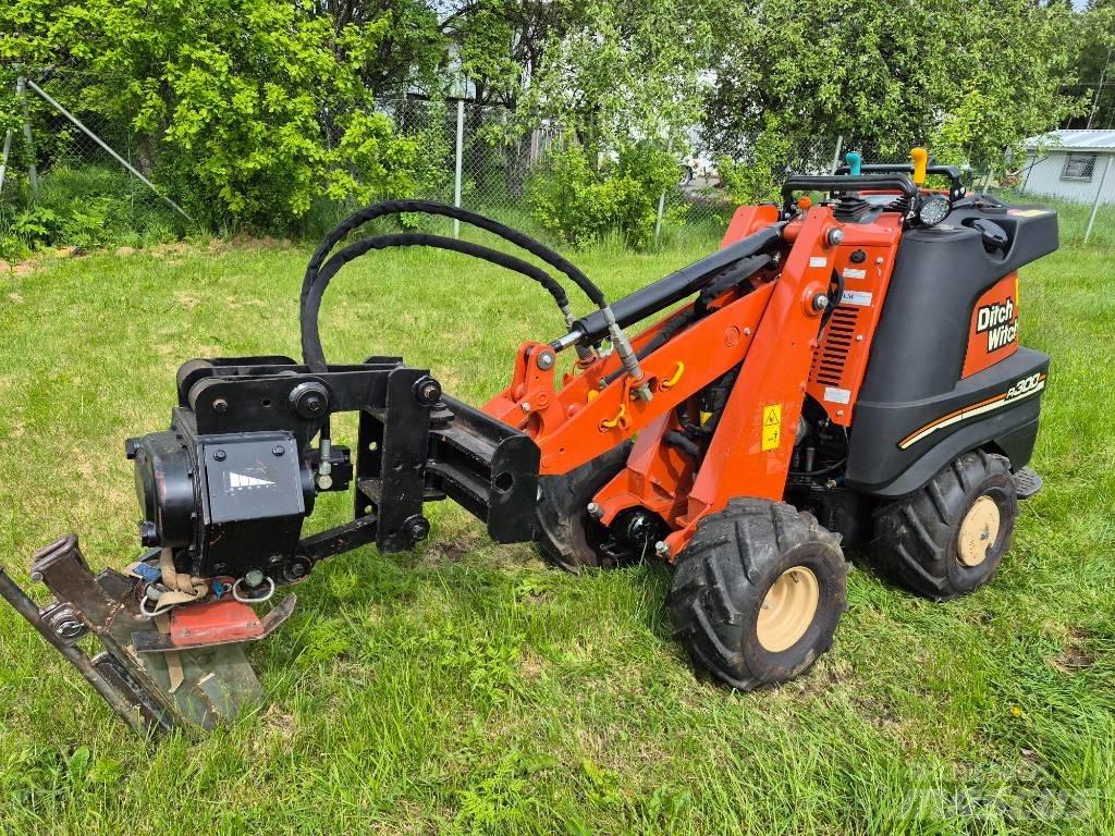 Ditch Witch R300 ماكينات حفر خنادق