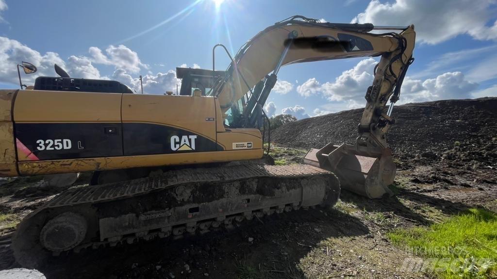 CAT 325 Dl حفارات زحافة
