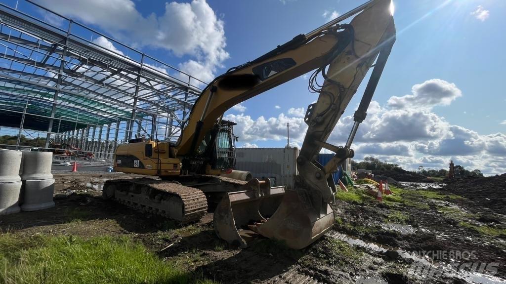 CAT 325 Dl حفارات زحافة