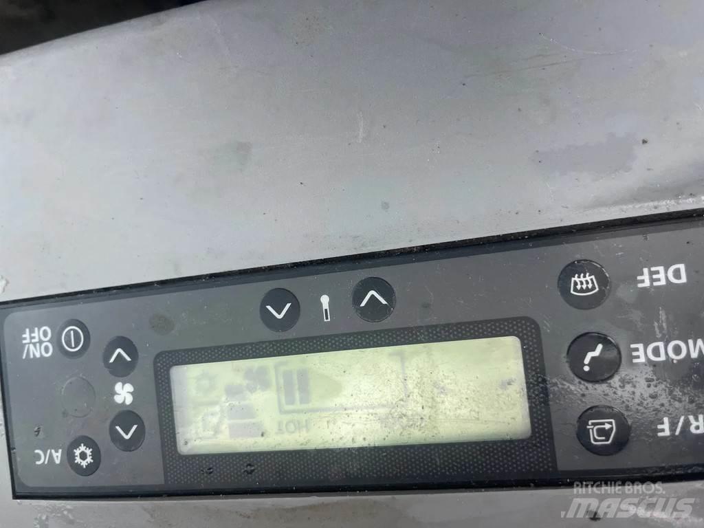 Hitachi U55-5a حفارات صغيرة أقل من 7 طن (حفارات صغيرة)