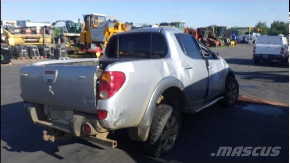 Mitsubishi L 200 3 شاحنات خفيفة/مفصلية الجوانب