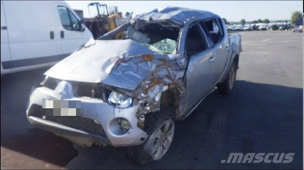 Mitsubishi L 200 3 شاحنات خفيفة/مفصلية الجوانب