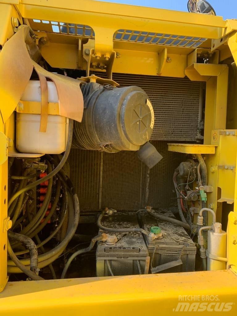 Komatsu PC 130 حفارات زحافة