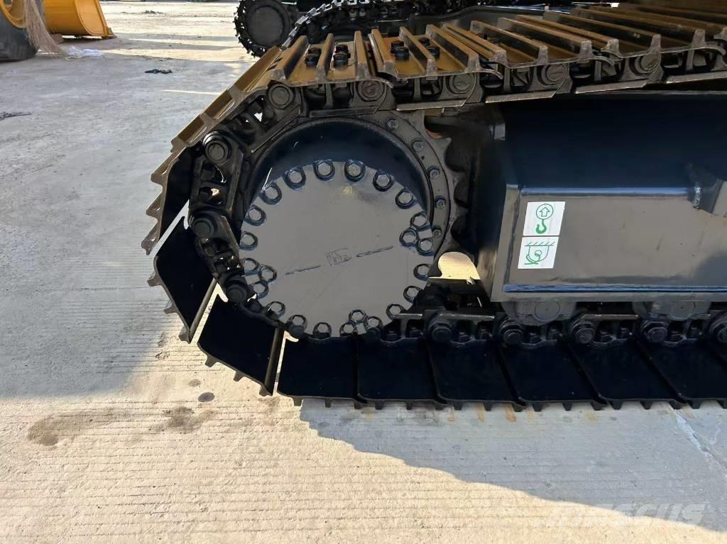 Komatsu 220 حفارات زحافة