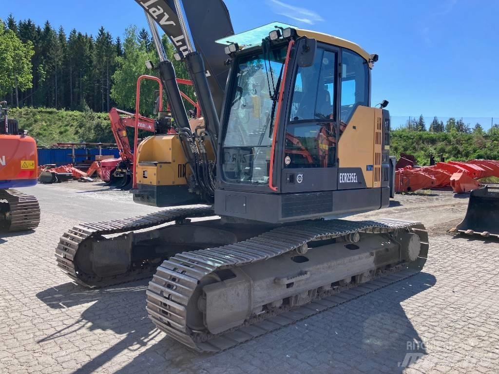 Volvo ECR235EL حفارات زحافة
