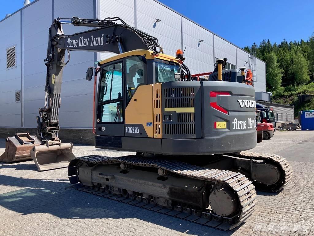Volvo ECR235EL حفارات زحافة