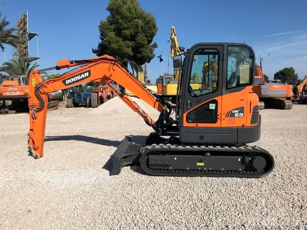 Doosan DX 63-3 حفارات صغيرة أقل من 7 طن (حفارات صغيرة)