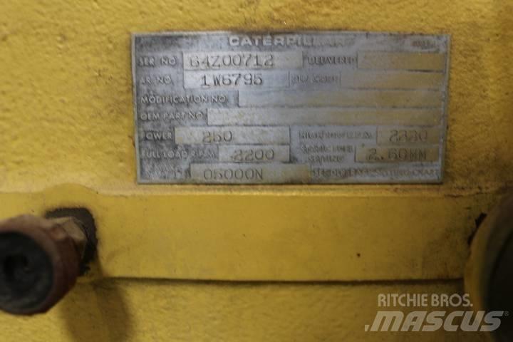 CAT D 6 C Ripper بلدوزرات مجنزرة